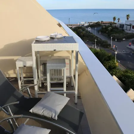 アパート 20, Heliopolis D Au Village Naturiste